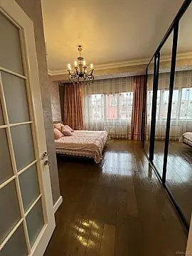 Satılır 3 otaqlı mənzil 152 m²