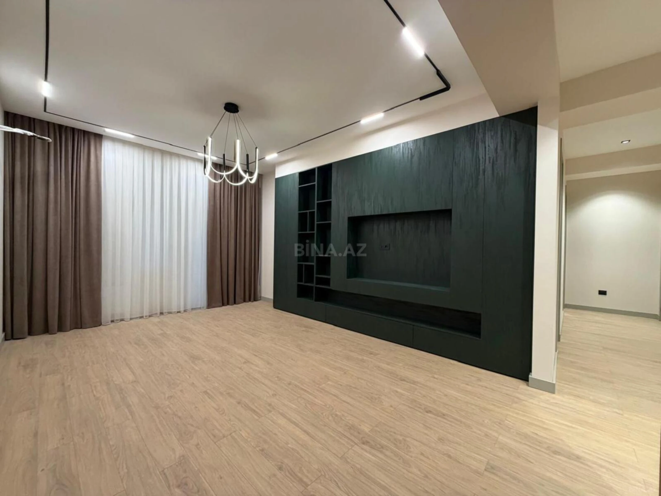 Satılır 3 otaqlı mənzil 140 m²