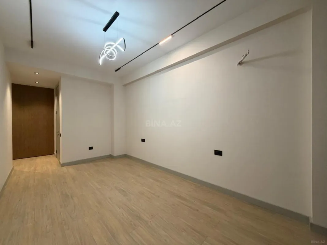 Satılır 3 otaqlı mənzil 140 m²
