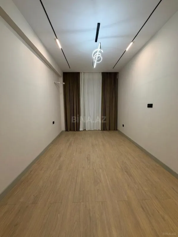Satılır 3 otaqlı mənzil 140 m²