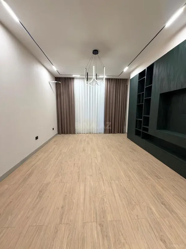 Satılır 3 otaqlı mənzil 140 m²