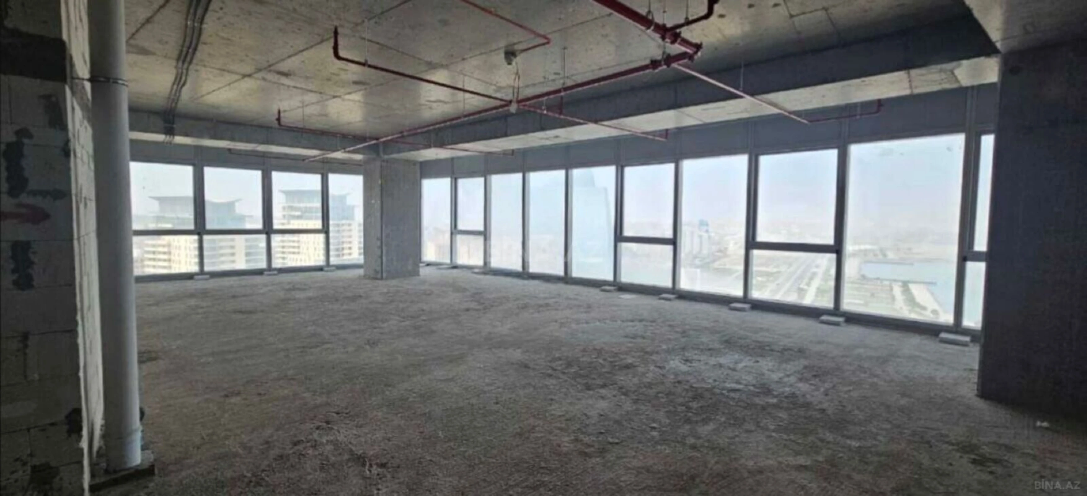 Satılır 3 otaqlı mənzil 172 m²
