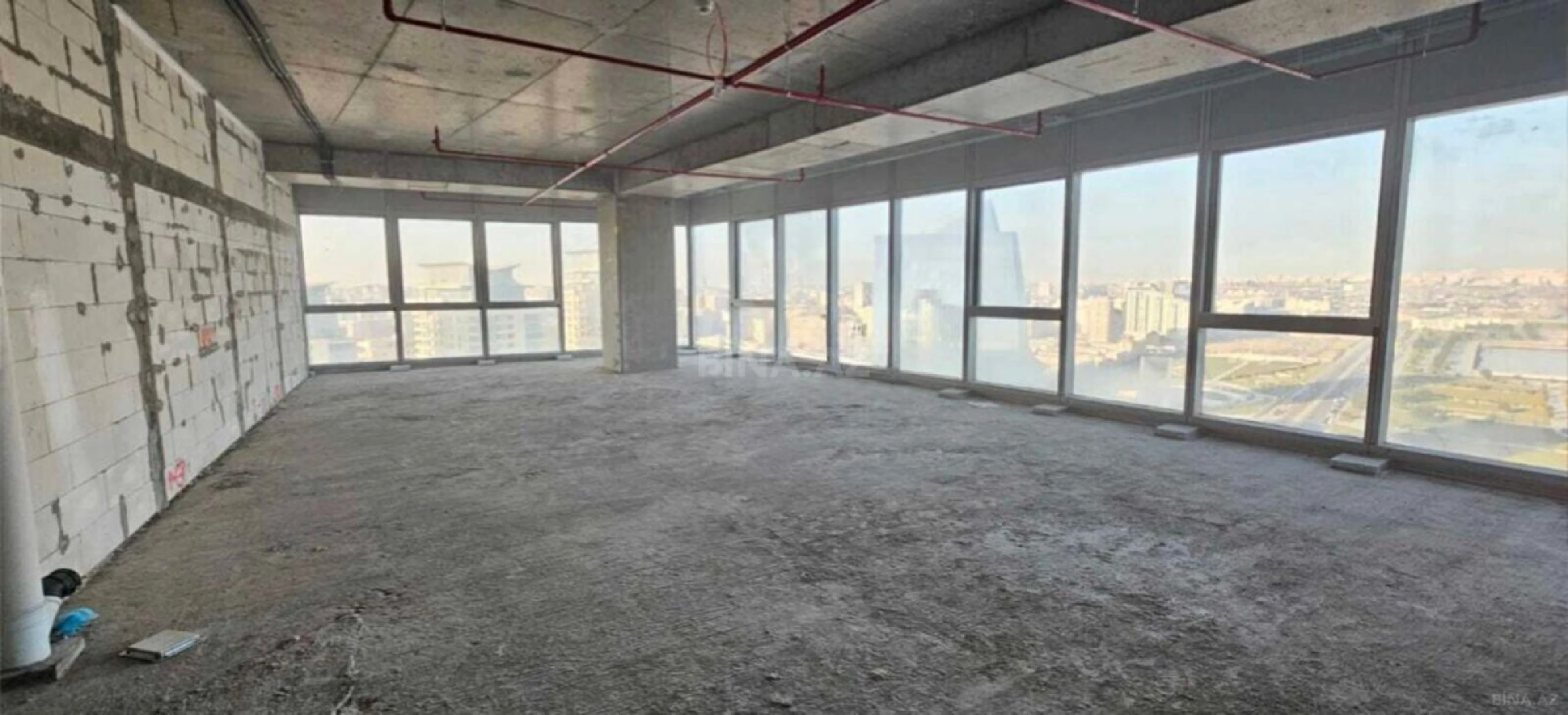 Satılır 3 otaqlı mənzil 172 m²