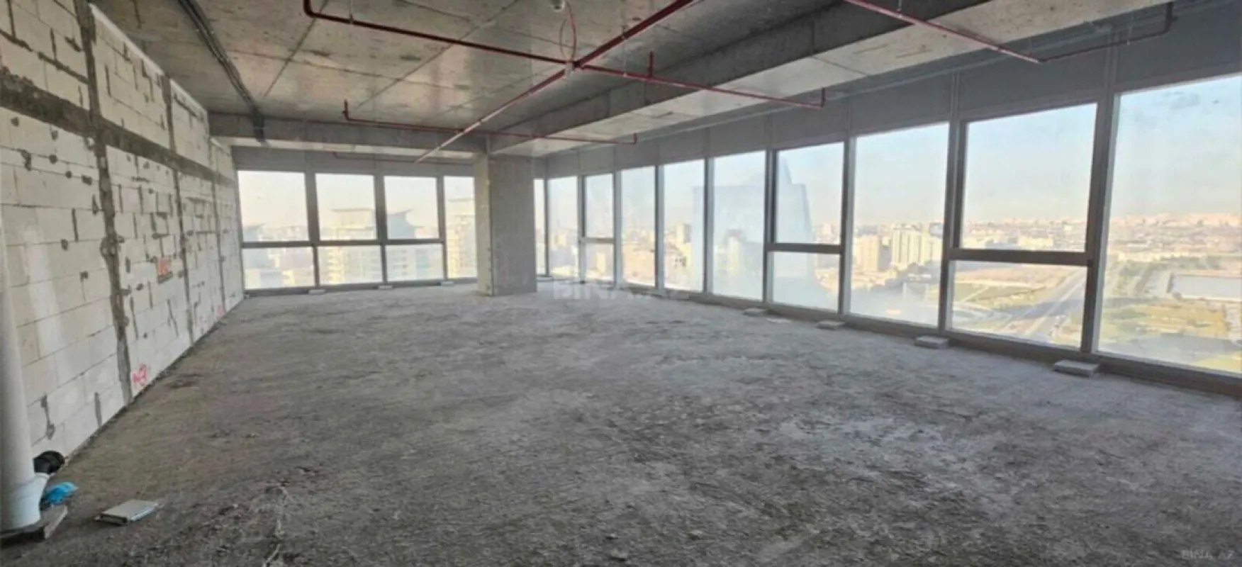 Satılır 3 otaqlı mənzil 172 m²