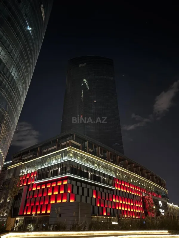 Satılır 3 otaqlı mənzil 172 m²