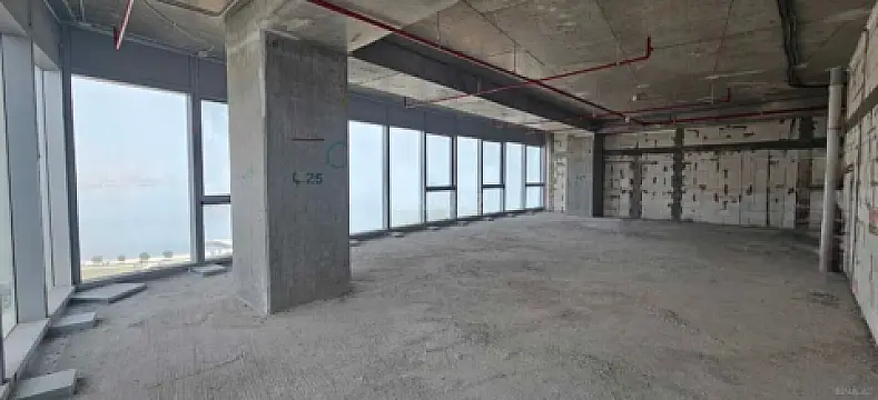 Satılır 3 otaqlı mənzil 172 m²