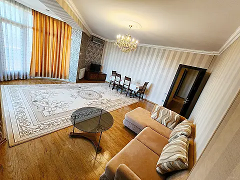 Kirayə verilir 3 otaqlı mənzil 120 m² — Bakı 3 otaq 120.00 m²