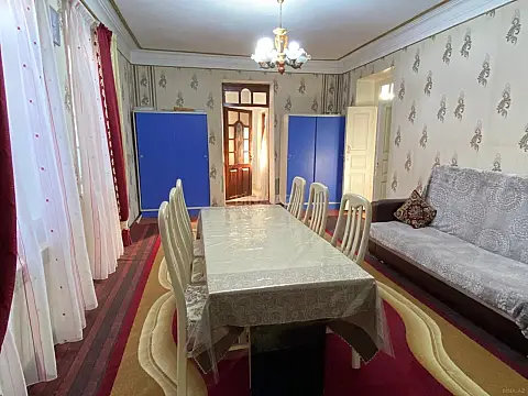 Satılır 5 otaqlı həyət evi 180 m²