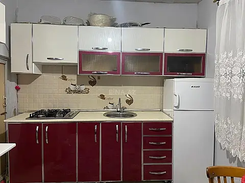 Satılır 5 otaqlı həyət evi 180 m²
