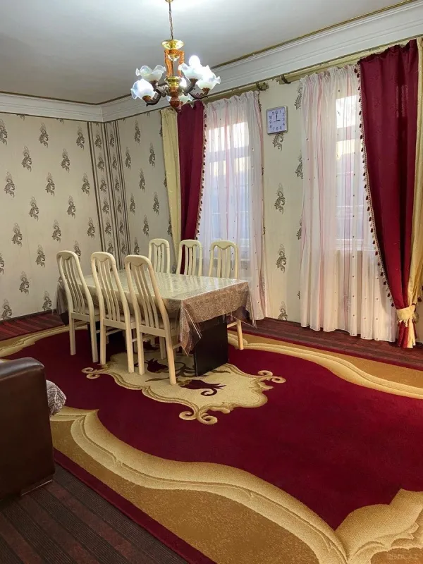 Satılır 5 otaqlı həyət evi 180 m²