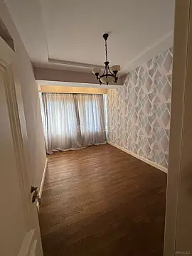 Kirayə verilir 5 otaqlı mənzil 230 m²