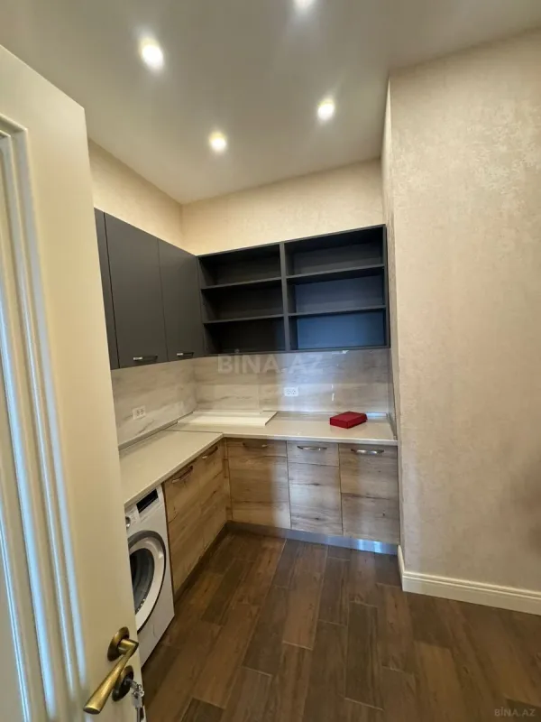 Kirayə verilir 5 otaqlı mənzil 230 m²