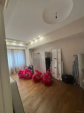 Kirayə verilir 5 otaqlı mənzil 230 m²