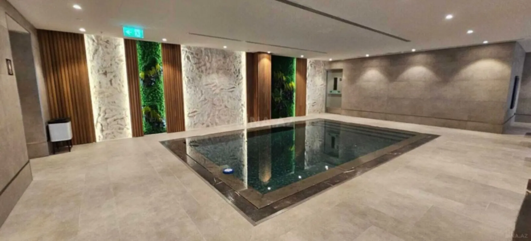 Satılır 4 otaqlı mənzil 376 m²