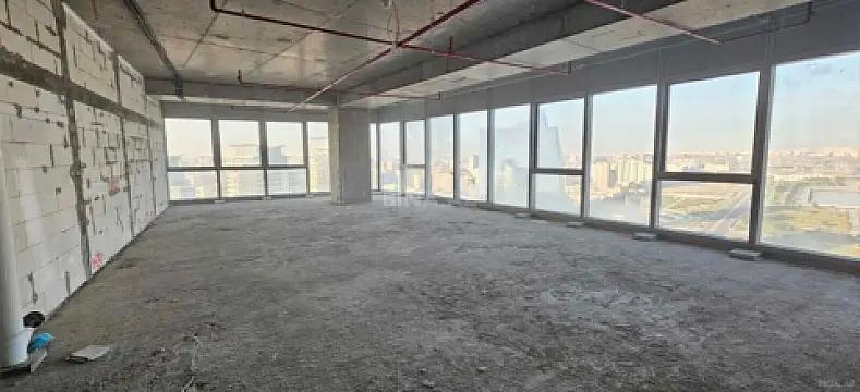 Satılır 4 otaqlı mənzil 376 m²