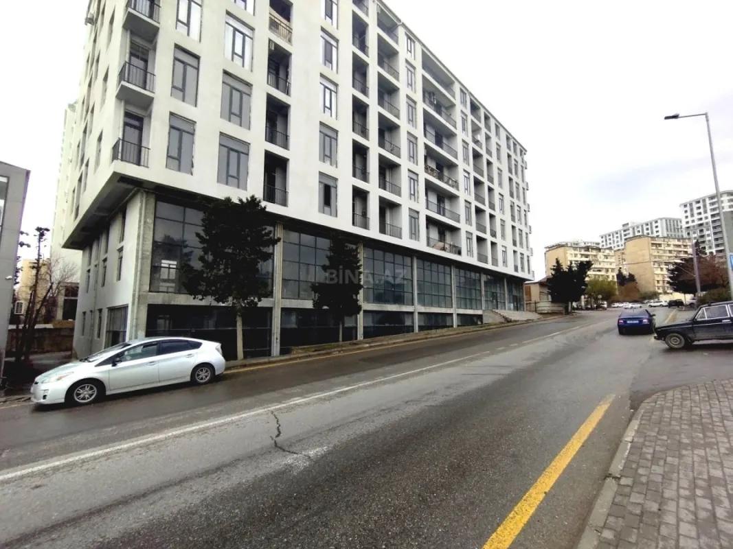 Satılır 4 otaqlı mənzil 133 m²