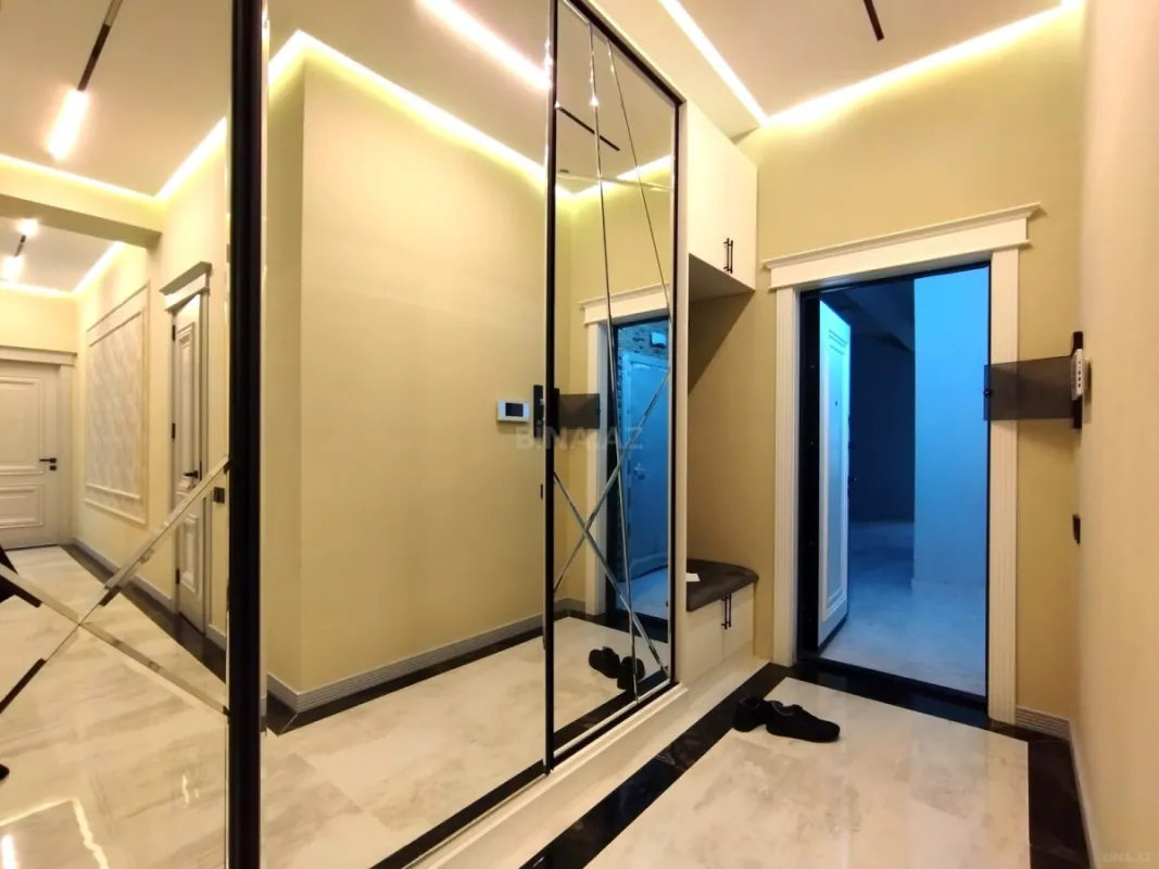 Satılır 4 otaqlı mənzil 133 m²