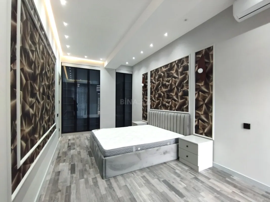 Satılır 4 otaqlı mənzil 133 m²