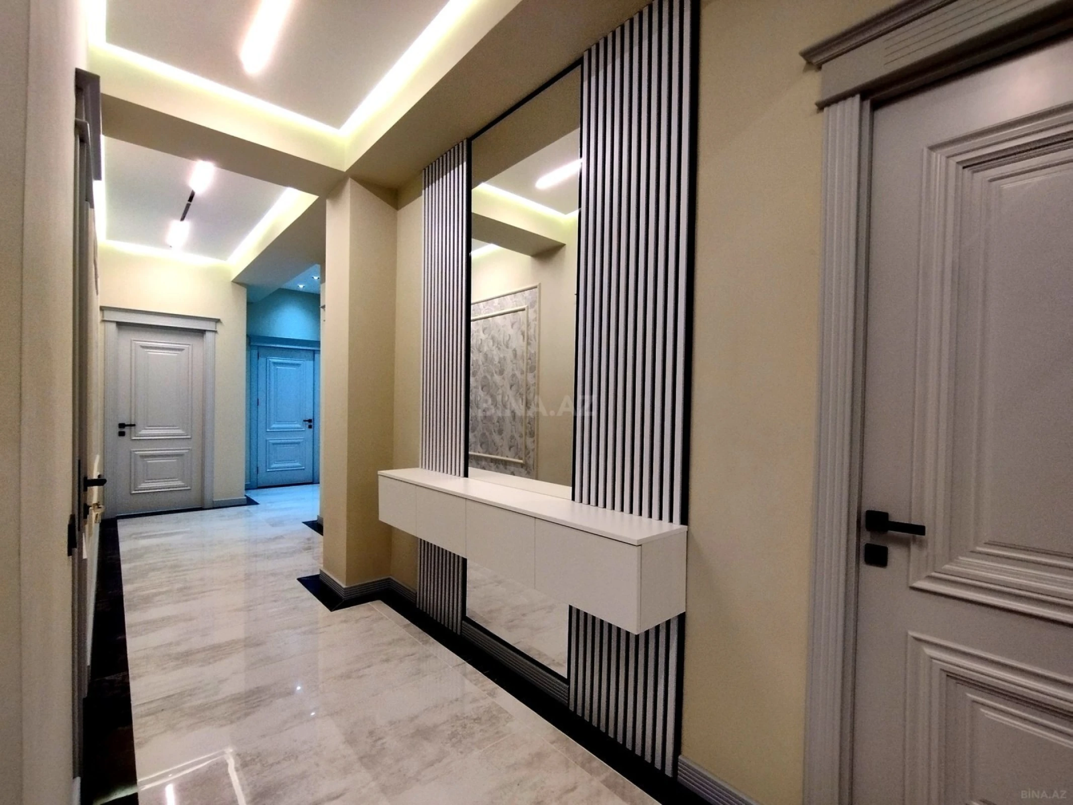 Satılır 4 otaqlı mənzil 133 m²