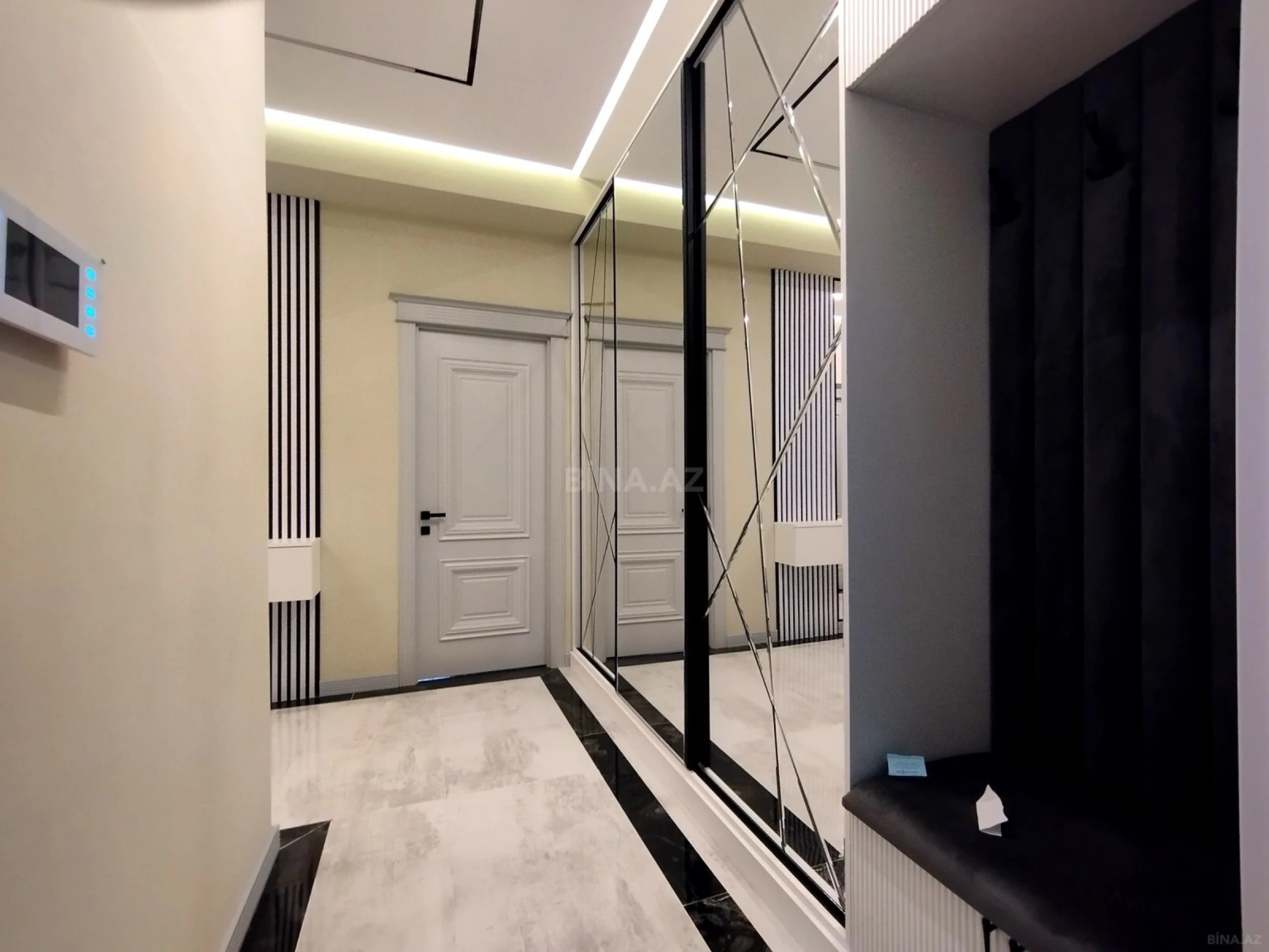 Satılır 4 otaqlı mənzil 133 m²