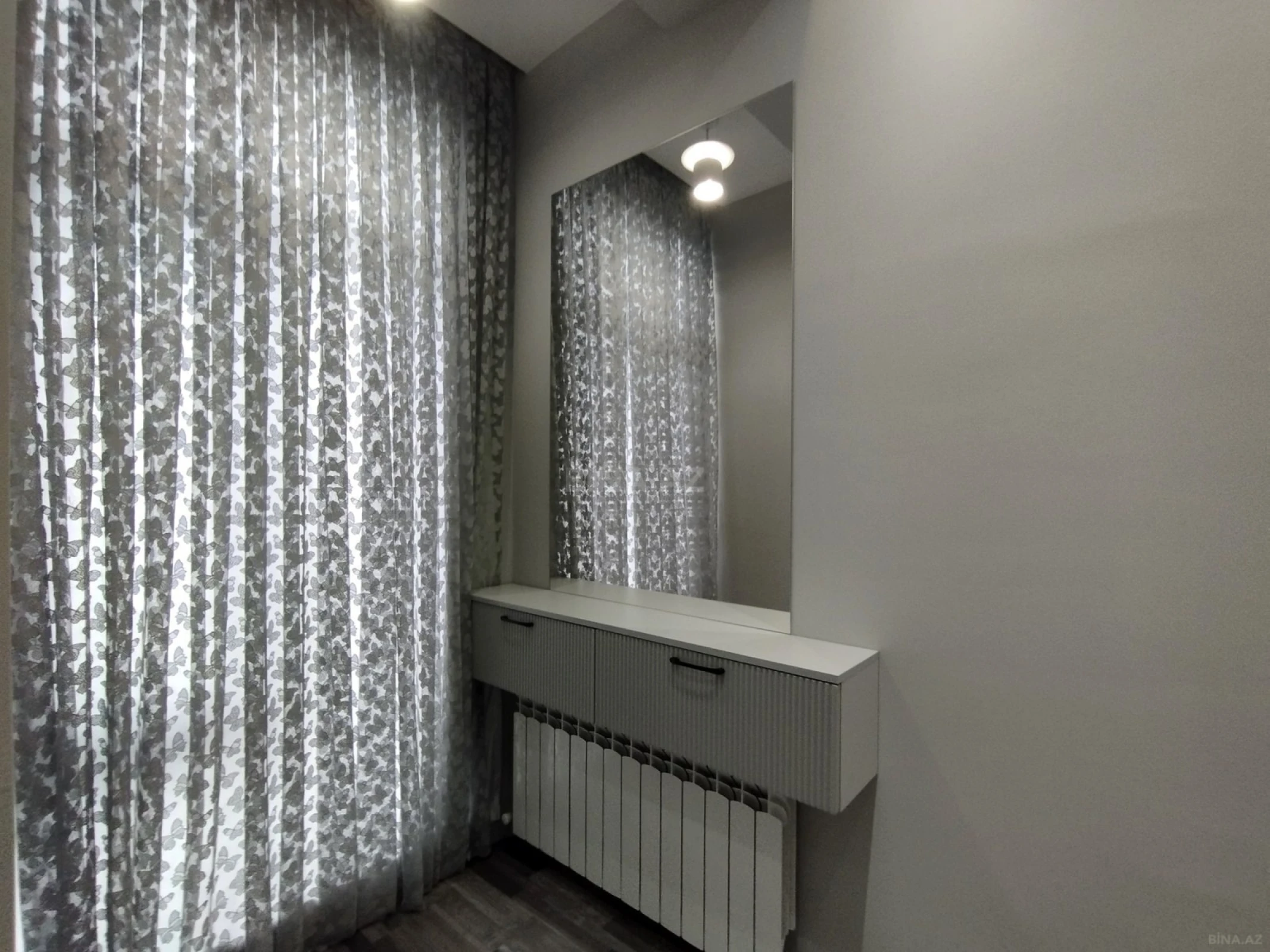 Satılır 4 otaqlı mənzil 133 m²