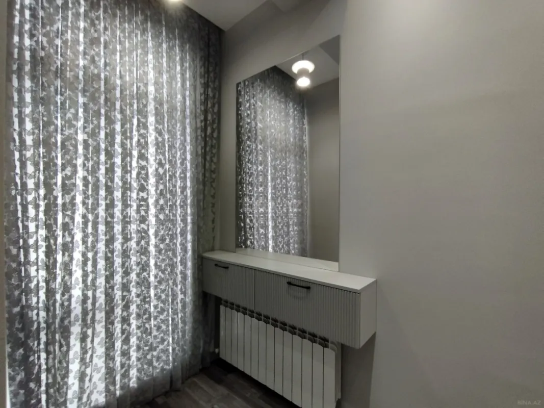 Satılır 4 otaqlı mənzil 133 m²