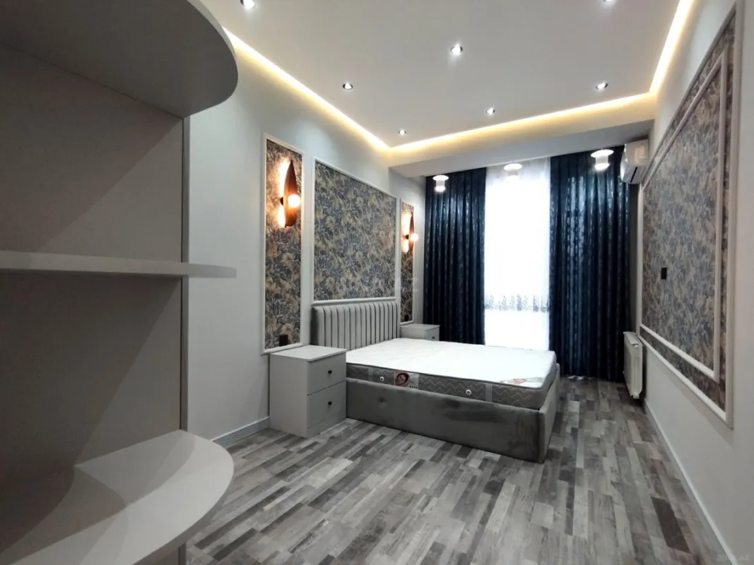 Satılır 4 otaqlı mənzil 133 m²