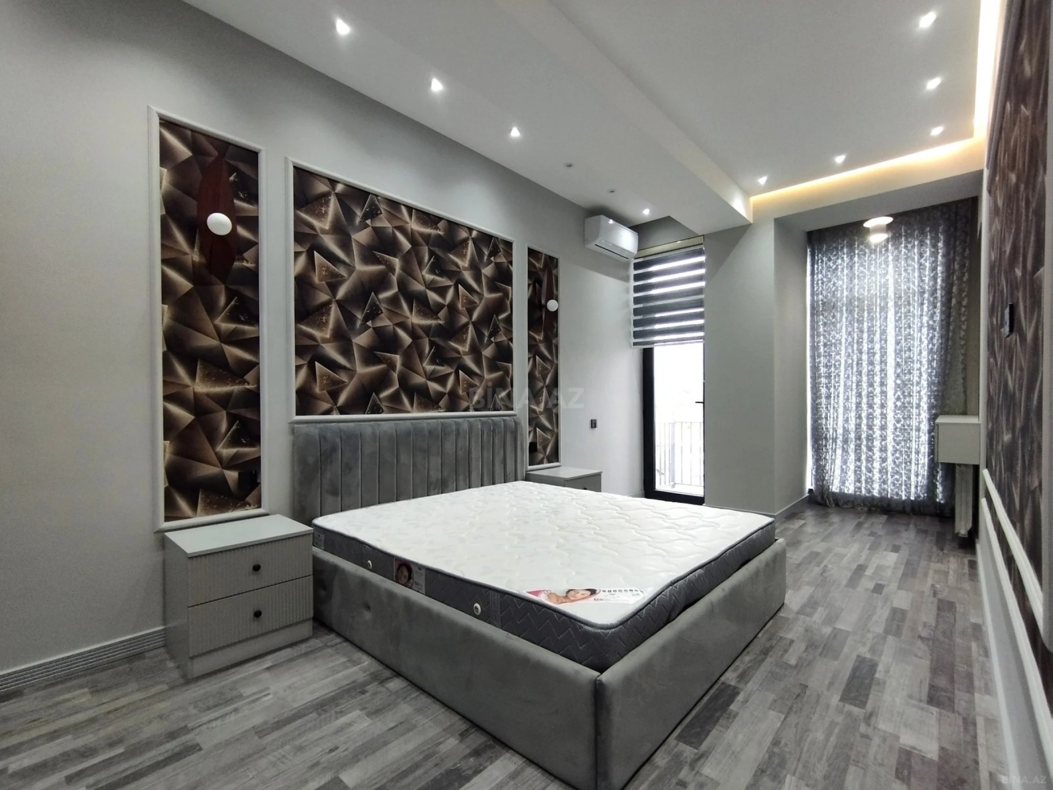 Satılır 4 otaqlı mənzil 133 m²