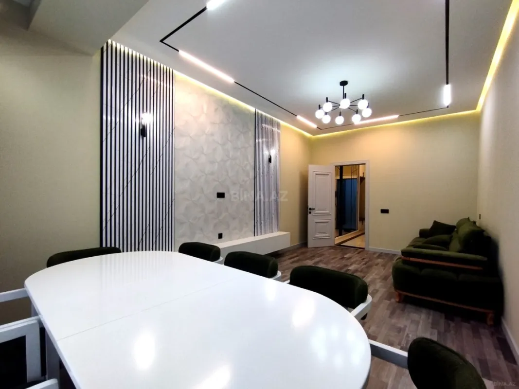 Satılır 4 otaqlı mənzil 133 m²