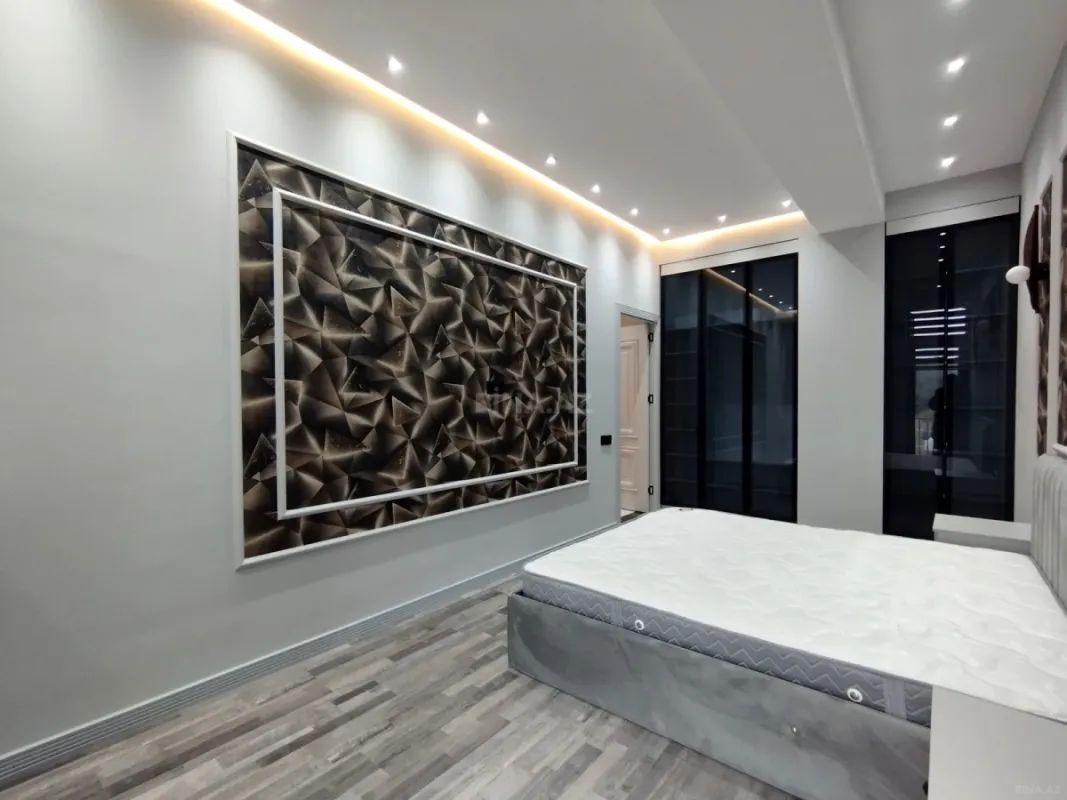 Satılır 4 otaqlı mənzil 133 m²