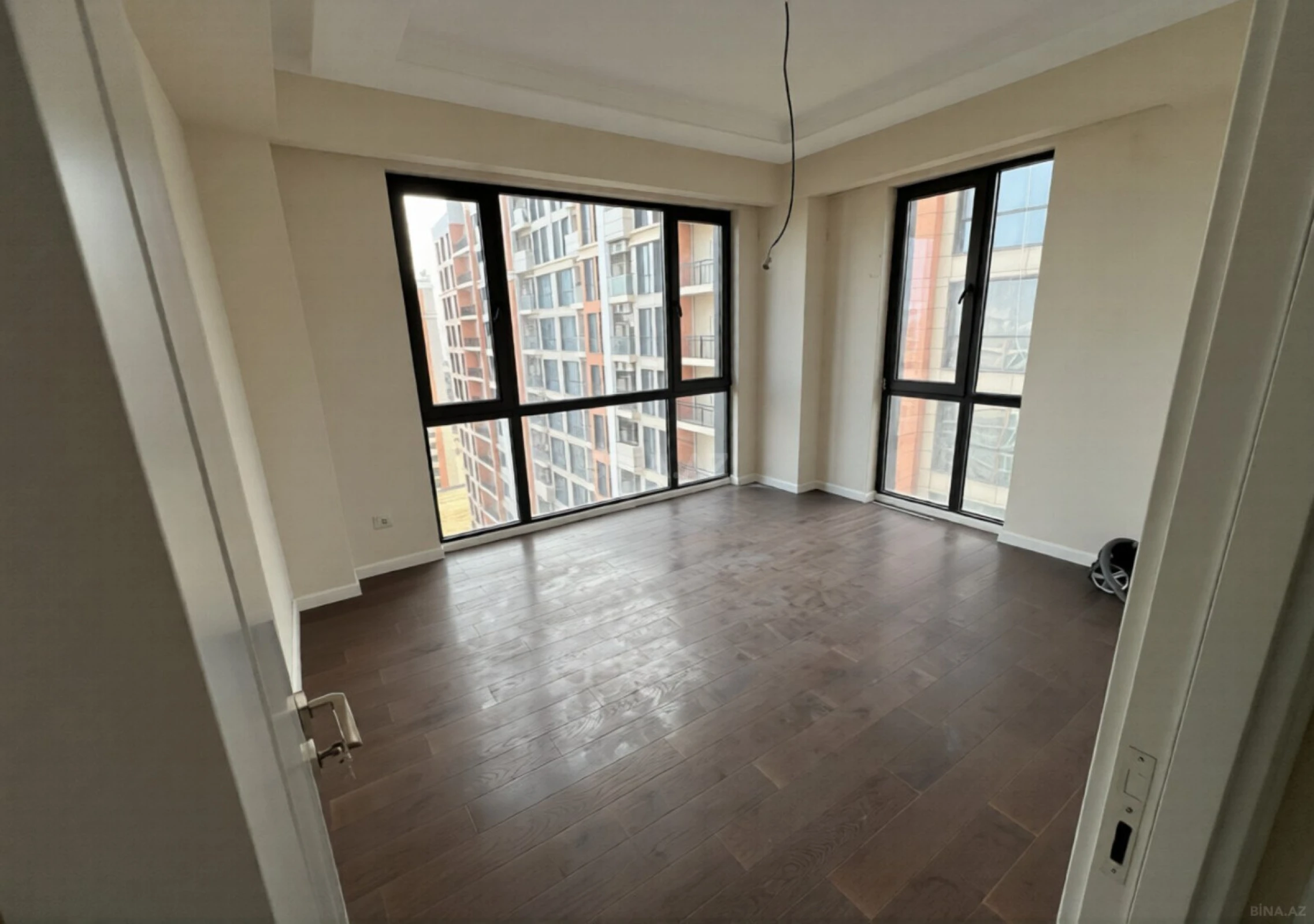 Satılır 2 otaqlı mənzil 52 m²