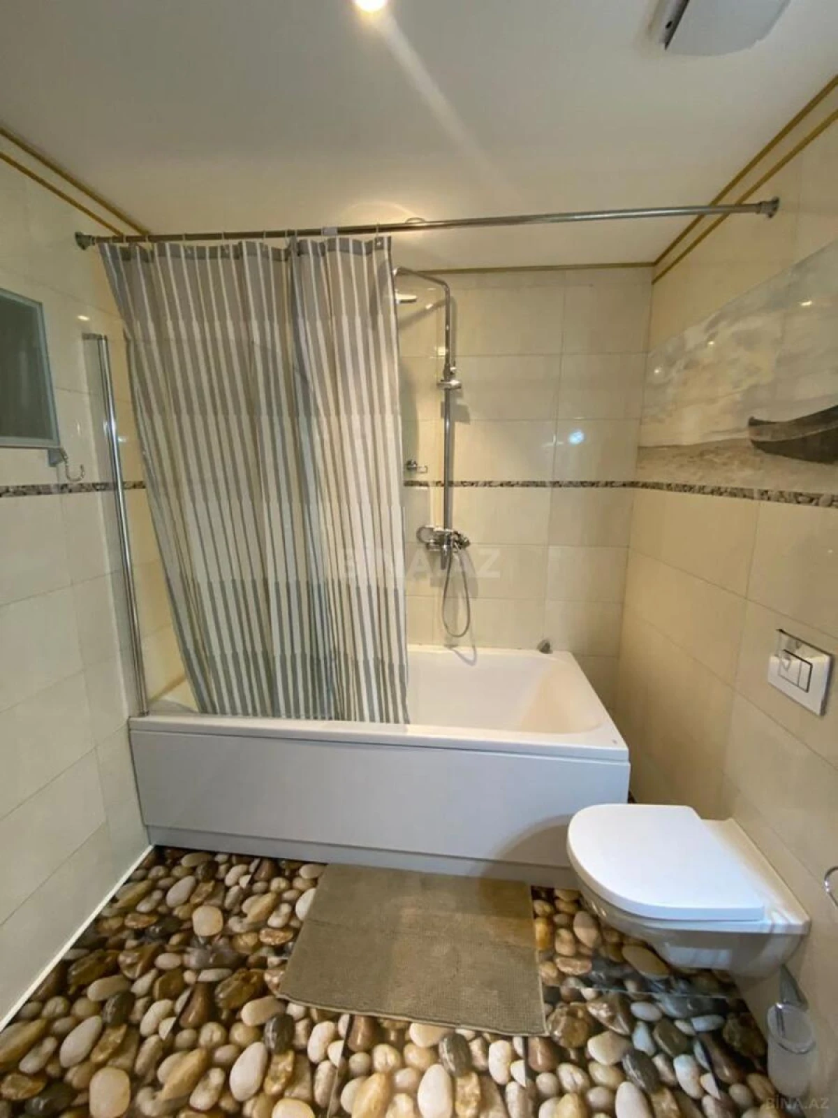 Kirayə verilir 2 otaqlı mənzil 87 m²