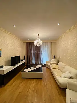 Kirayə verilir 2 otaqlı mənzil 87 m²