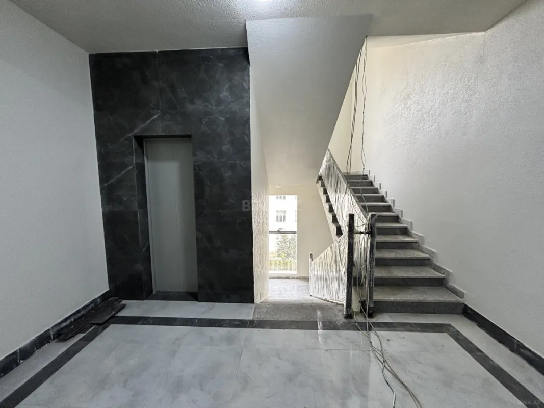 Satılır 1 otaqlı mənzil 61.5 m²
