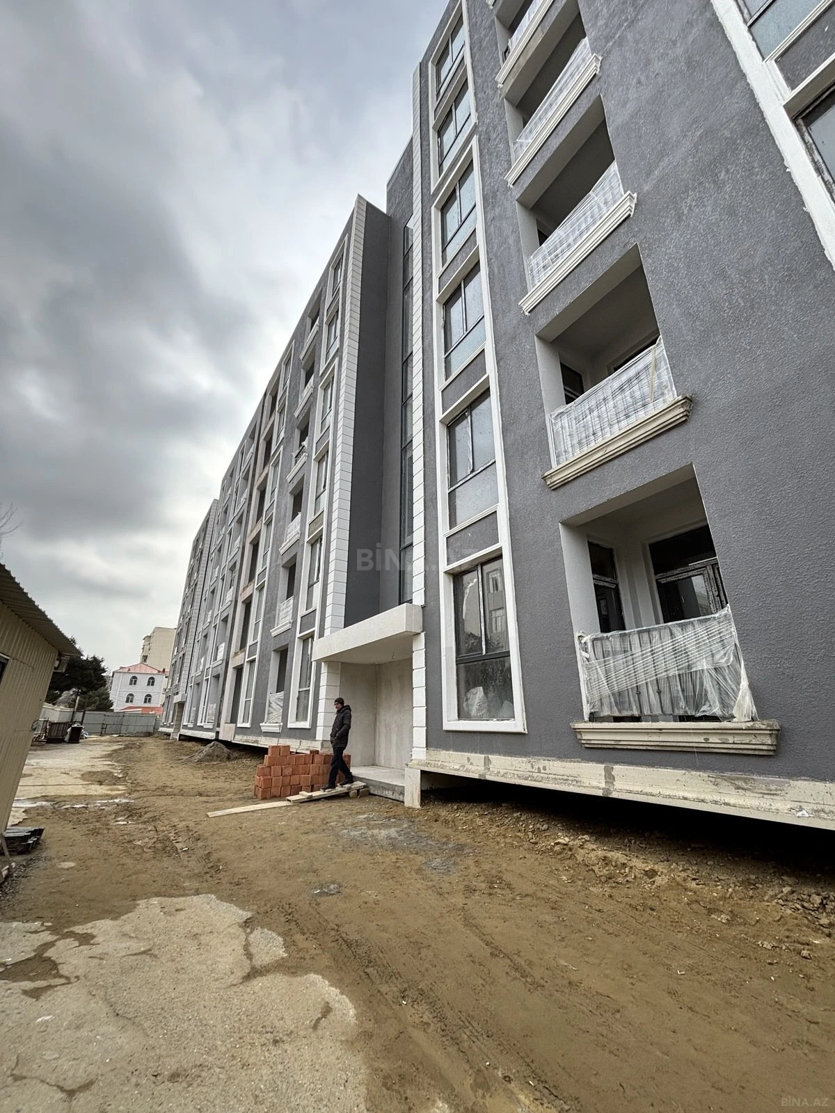 Satılır 1 otaqlı mənzil 61.5 m²