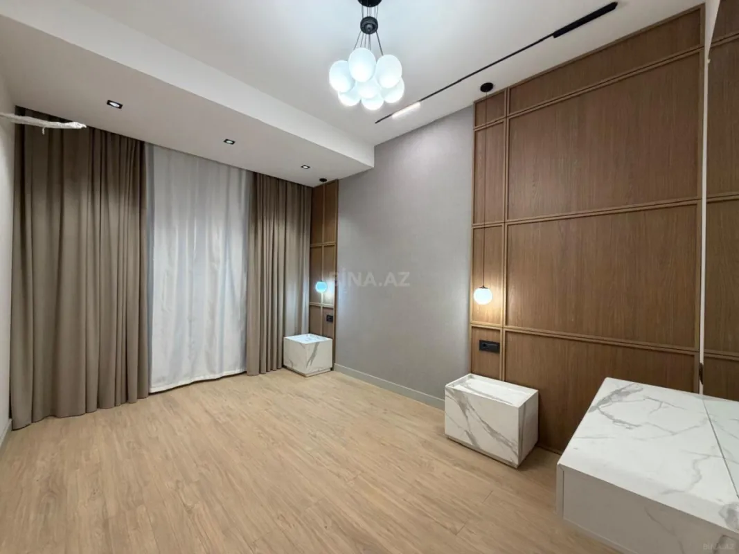 Satılır 3 otaqlı mənzil 140 m²