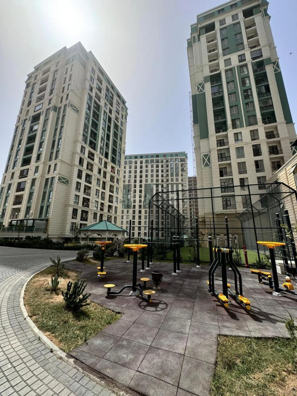 Satılır 3 otaqlı mənzil 140 m²