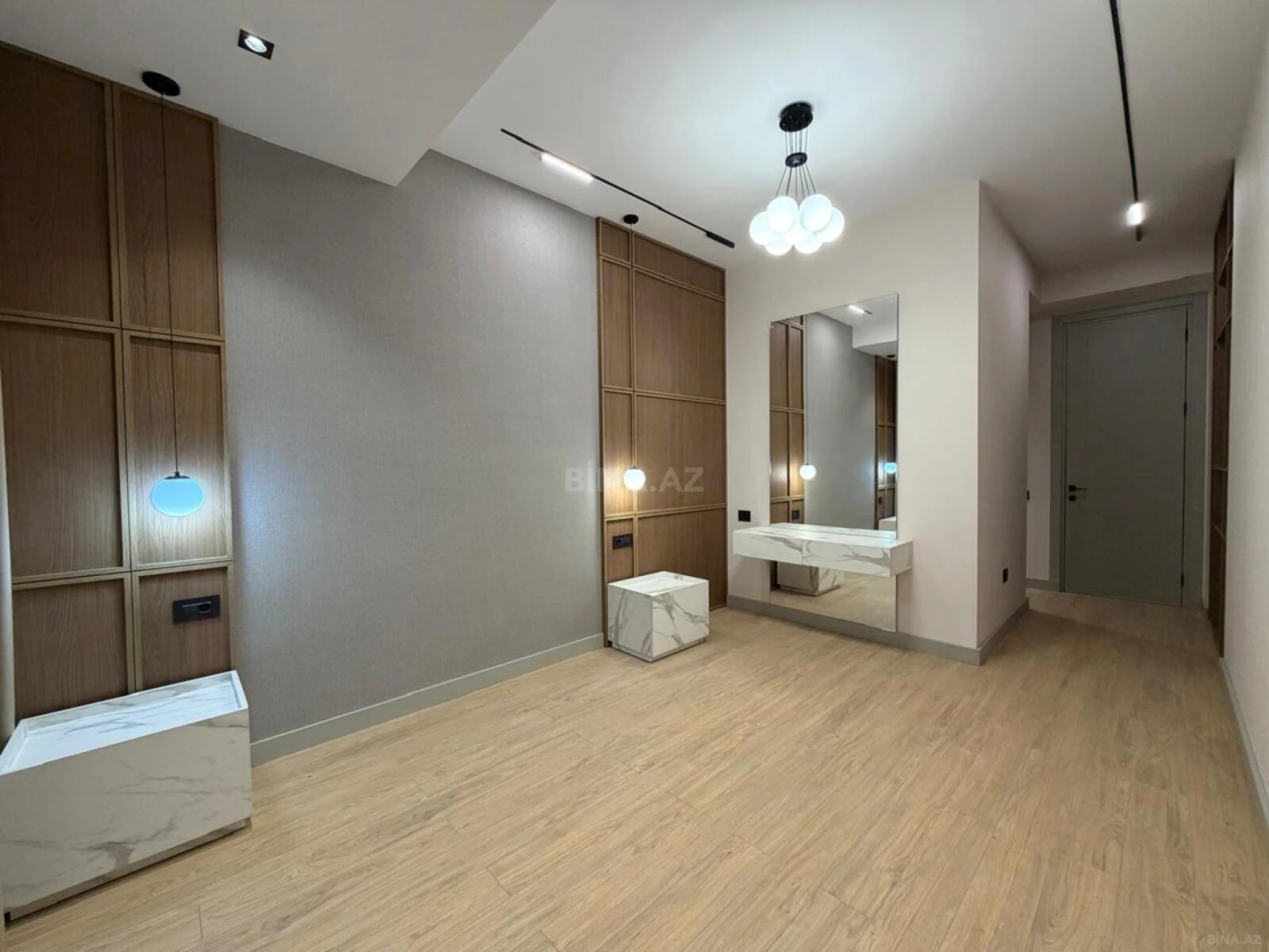 Satılır 3 otaqlı mənzil 140 m²