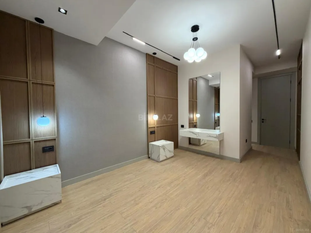 Satılır 3 otaqlı mənzil 140 m²