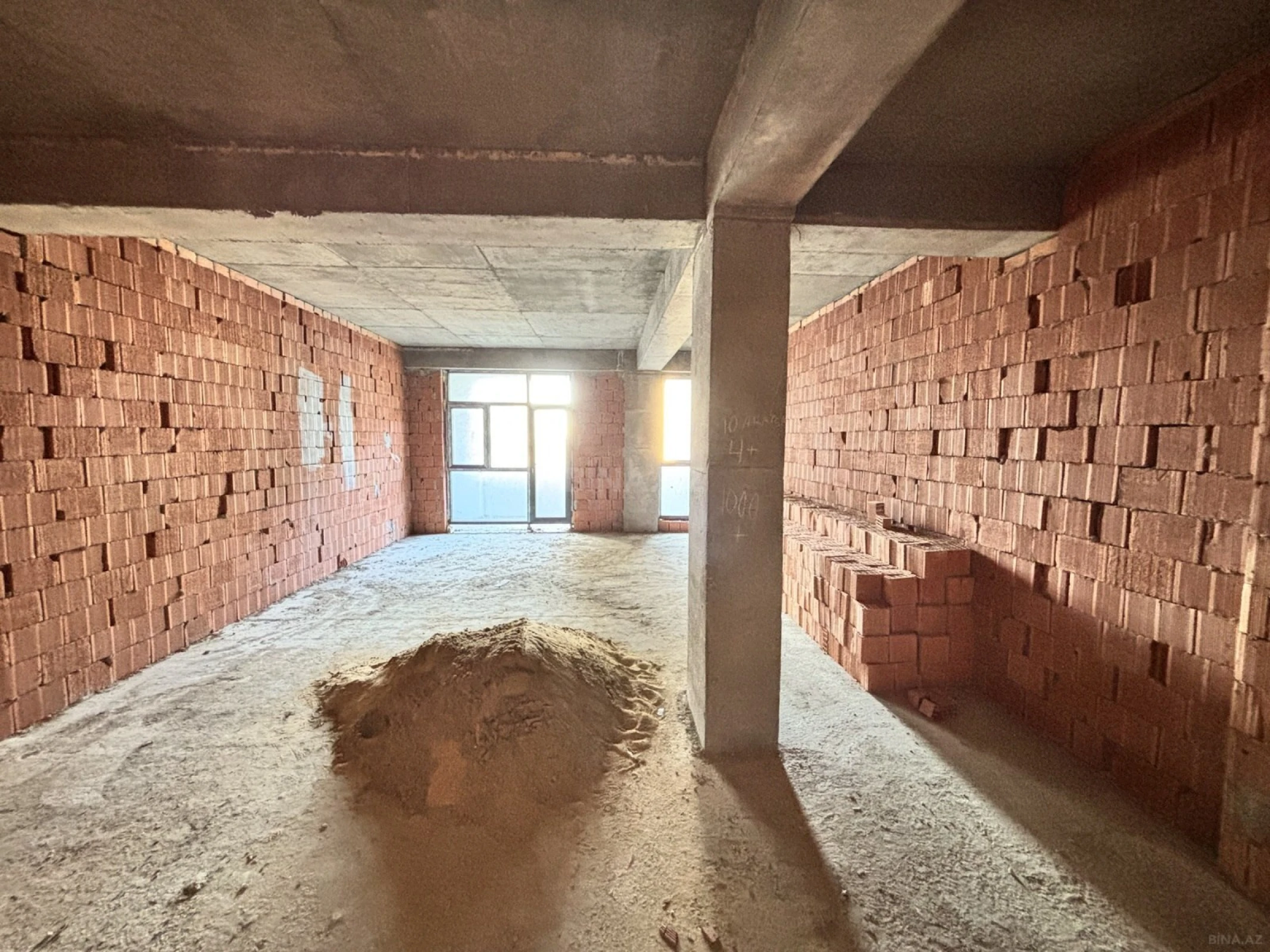 Satılır 1 otaqlı mənzil 65 m²