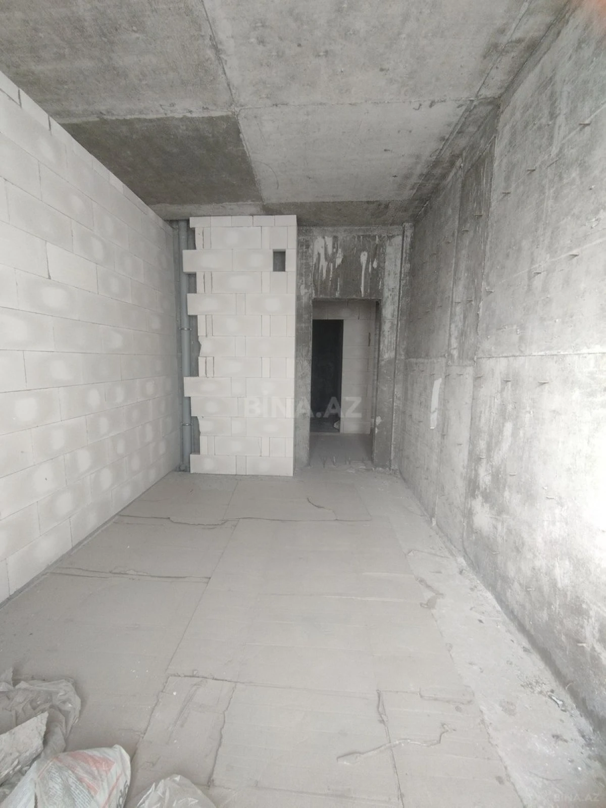 Satılır 4 otaqlı mənzil 145 m²