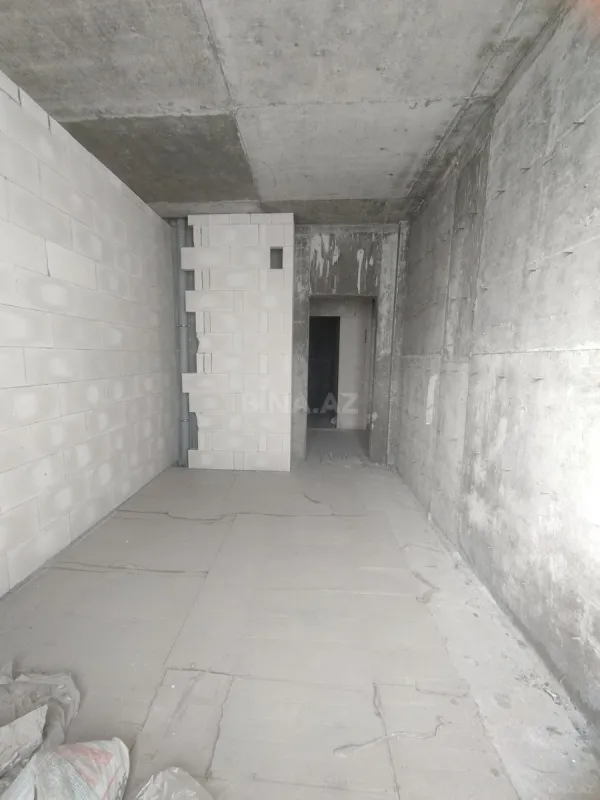 Satılır 4 otaqlı mənzil 145 m²