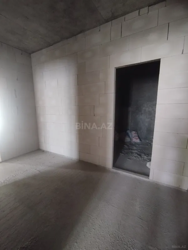 Satılır 4 otaqlı mənzil 145 m²