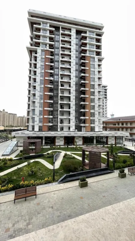 Satılır 4 otaqlı mənzil 145 m²