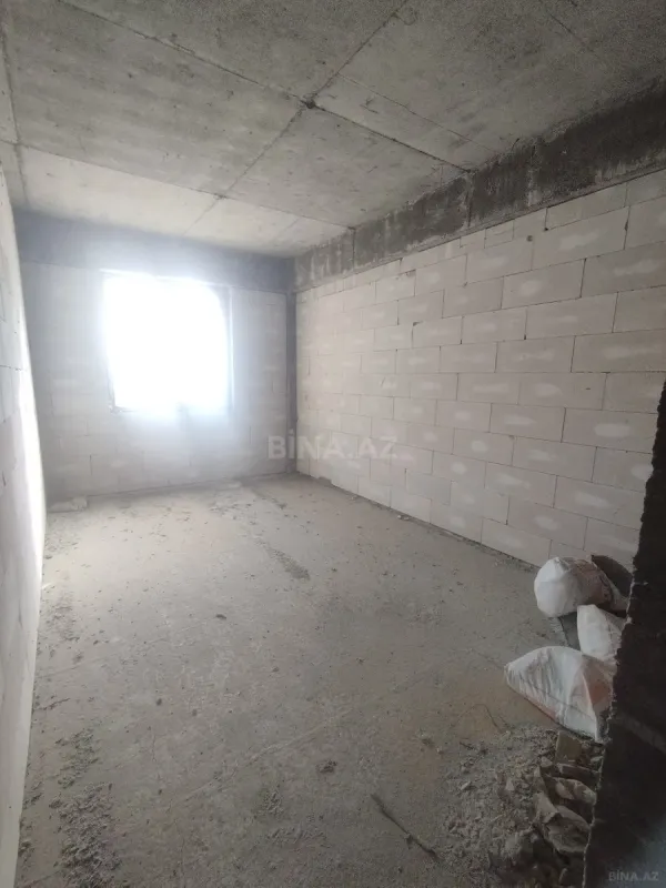 Satılır 4 otaqlı mənzil 145 m²