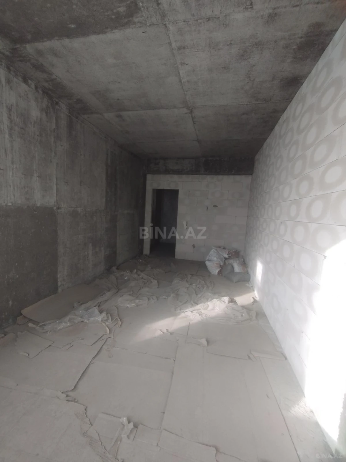 Satılır 4 otaqlı mənzil 145 m²
