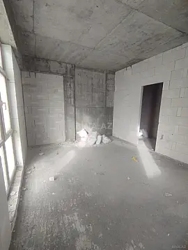 Satılır 4 otaqlı mənzil 145 m²