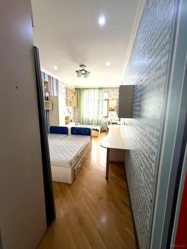 Satılır 3 otaqlı mənzil 134 m²