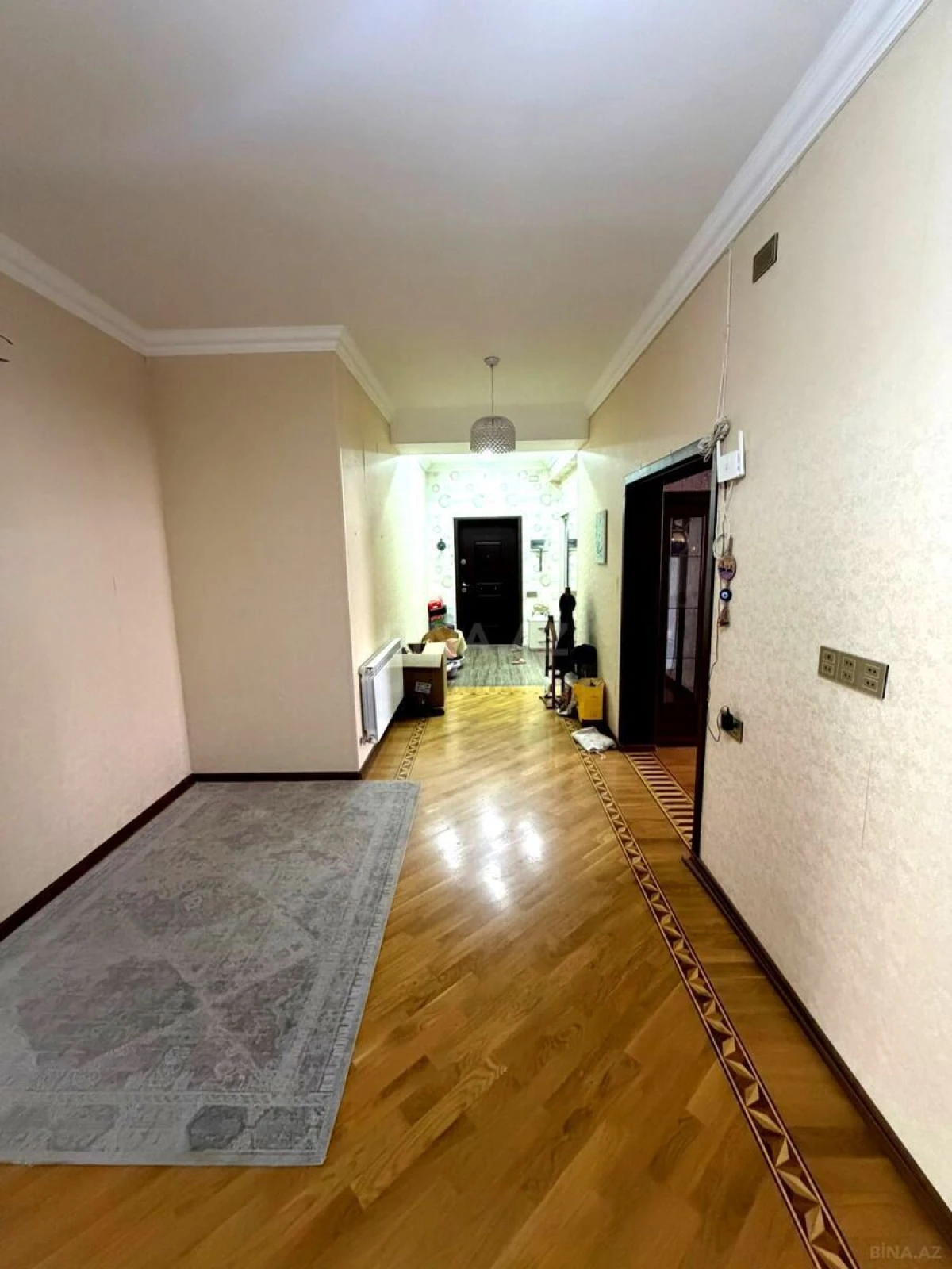 Satılır 3 otaqlı mənzil 134 m²