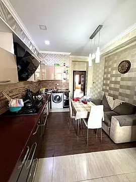 Satılır 3 otaqlı mənzil 134 m²